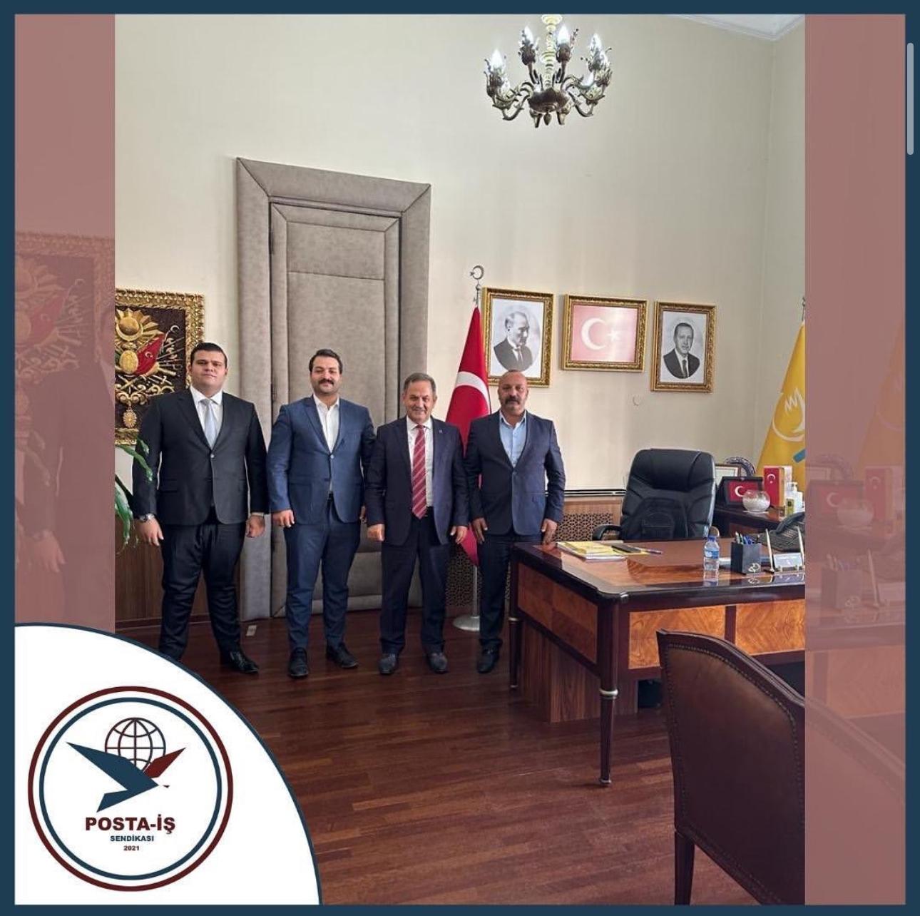 İstanbul Ptt Başmüdürü Sn. Selahattin Ekinci’yi makamında ziyaret ettik.